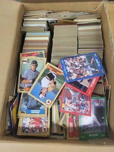 Topps Baseball Cards - Vintage 1980s-1990s Collection