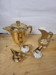 American Disque Co. 22kt Gold Hand Decorated Teapot Set w Creamers & Pitcher