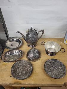 Meriden B. Co. Silver Plate Floral Teapot Set wLidded Sugar & Creamer - 1963