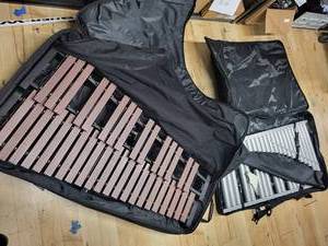 Ross R409 Marimba - 2 Bags, Wood Bars, Rolling Wheels