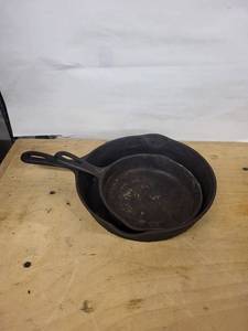 Cast Iron Skillet Set - Large & Small Nesting Pans (2-Piece)