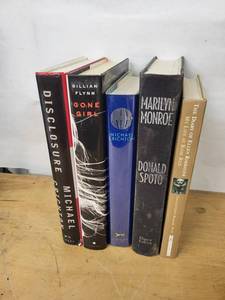 Gone Girl - Disclosure - Sphere - Marilyn Monroe - The Diary of Ellen Rimbauer (Lot of 5)