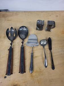 WM Rogers Mfg Co Vintage Silverplate Flatware Set with Wood Handles - 7-Piece