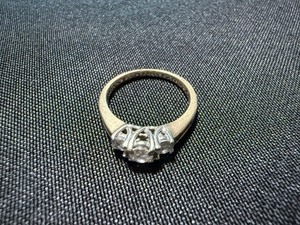 Vintage 14K Gold 3 Stone Diamond Ring w Accent Stones MDS Good