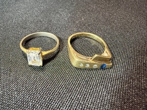 2 Yellow Gold Tone Rings One Marked 18K Geometric & Solitaire Lot