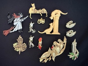 Vintage Figural Brooch Pin Lot 11 Pc Cats Birds Witch JJ Mixed Costume
