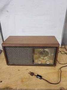 Zenith Model M-30 AMFM Radio Console Cabinet