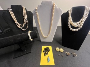 Vintage Freshwater Pearl Jewelry Collection - Necklaces, Bracelet, Earrings & Pendants (pearls not authenticated)