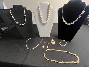 Avon Pearl Necklace - Cream Faux Pearl Bead Strand w Silver Tone Clasp - pearls unauthenticated