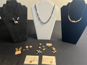 Vintage Bob Mackie Earring w No Wires, Beaded Necklaces, Earrings & Pendants (Inc Roman)