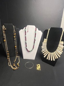 Three-Piece Necklace Set - Garnet Red & Mint Bead Necklace, White Bone Collar, Brown Bead Chain, Giraffe Pin