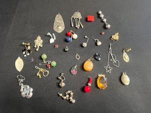 Vintage Costume Jewelry - Assorted Odds & Ends for Jewelry Making - Charms, Pendants & Beads Collection
