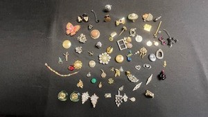 Vintage Costume Jewelry Assortment - Brooches, Pins & Earrings Odds & Ends for Jewelry Making