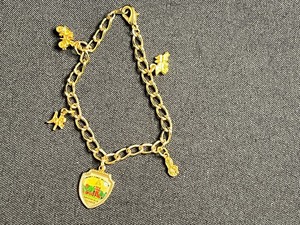 Collectible VTG Greenfield Village Shield Pendant Charm Bracelet - Gold-Tone