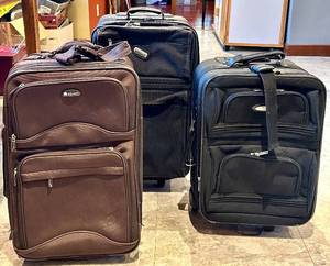 DELSEY Luggage - 3-Piece Soft-Sided Rolling Suitcase Set