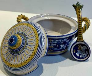 Deruta Italy Covered Sugar Bowl With Ladle