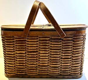 Hawkeye Basket Refrigerator