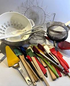 Assorted Kitchen Utensils & Strainers - Colanders, Spatulas, Spoons & Tongs