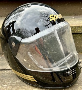 Sprint Full-Face Motorcycle Helmet Black & Gold Stripes
