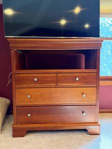 Stanley Furniture Dresser - 4-Drawer