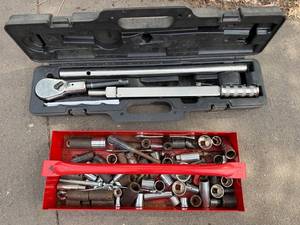Torque Wrench Set & Socket Kit in Red Case