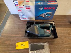 Bosch VAC120BN Vacuum, 12 Volt, Cor...