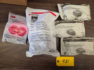 3M Respirator with (21) Filters & (...