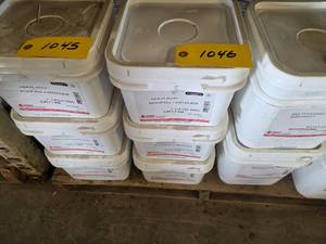 (3) Pails 1 14 Roofing Screws...