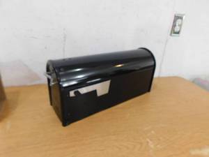 Franklin Black Galvanized Mailbox