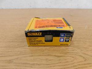 DEWALT 1-12 in. x 16-Gauge Plastic Collated Straight Nails (2500 per Box)