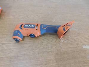 RIDGID 18V Cordless Oscillating Multi-Tool (Tool Only)