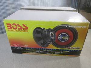 (EW4) Boss Audio Systems Chaos 1000...