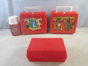 (A-2) 3 Vintage Plastic Lunch Boxes...