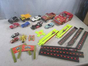 (EW5) Vintage Crash Dummies Cars, T...