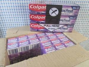 (EC1) 24 Travel Size Colgate Max Fr...