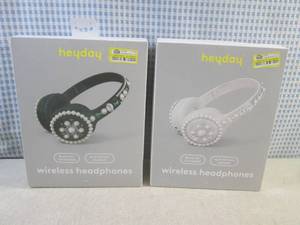 (CSB) 2 Pair of Wireless Headphones...