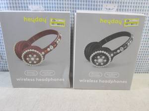 (CSB) 2 Pair of Wireless Headphones...