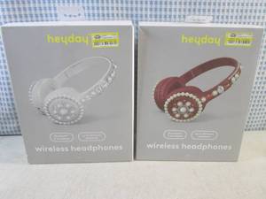 (CSB) 2 Pair of Wireless Headphones...