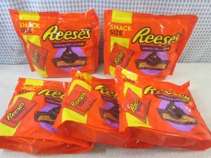 (B-1) 5 Snack Size Bags of Reeses C...