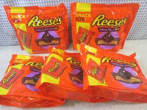 (B-1) 5 Snack Size Bags of Reeses C...