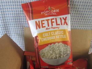 (C-1) 6 Bags of Netflix Cult Classi...