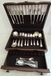 Oneida Enchantment Silverplate 47-Piece Set for 8 with Serving Pieces