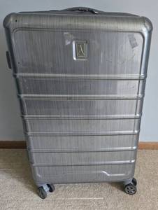 Travelpro Hardside Spinner Suitcase - Carry-On - 16 x 22