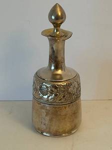 Hartford Silver Plate Co. Decanter - 8 in Tall - Edith Monogram