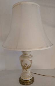 Vintage Bristol-Style Floral Porcelain Table Lamp with Gold Accents