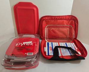 NEW Pyrex Easy Grab 4-Piece Bakeware Set with Lids & Carrying Case