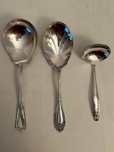 Wallace 1835 Silver Plate Three Large Serving Pieces - Spoons & Ladle (Rogers  Reed & Barton)