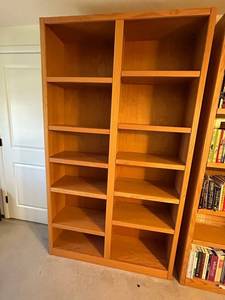 Classic Sturdy Oak Bookcase w 12 Shelves- 4 ft wide x 7 ft tall x 13 in deep