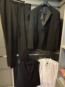Caravelli Black Classic Satin Accent Tuxedo 4-Piece Set Jacket 48R, Shirt XXL, Vest XXL, Pants 43in Waist