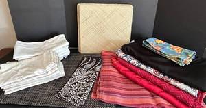 Table Linens Lot - 13 Straw Placemats, 11 BlackGray Placemats, 8 Red Linen Striped Placemats, 4 Tablecloths
